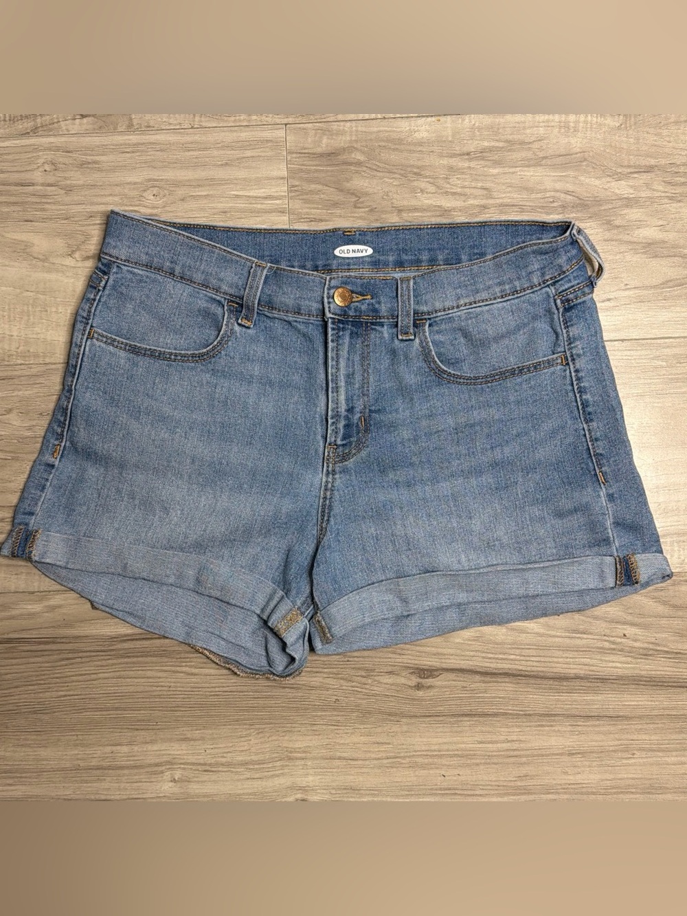 Old Navy Light Blue Denim Rolled-Hem Women's Shorts